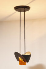 Czarna matowa stalowa jednopunktowa lampa sufitowa z siedmioma półprzeźroczystym ręcznie formowanymi miodowymi plastrami ze szkła Murano, AV Mazzega, Włochy, lata 80. - obrazek 38