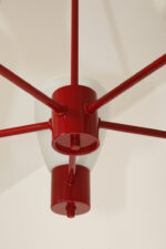 Pięciopunktowa czerwona metalowa lampa sufitowa/żyrandol ze szklanymi mlecznobiałymi kloszami, Niemcy, lata 60/70. - obrazek 24