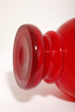 Duży szklany dwuwarstwowy czerwony dzbanek "Verona" z mlecznobiałym wnętrzem i przezroczystym uchem, projekt Ludwik Fiedorowicz, Huta Szkła Gospodarczego "Ząbkowice" w Dąbrowie Górniczej, Polska, wzór z 1982 roku - obrazek 20