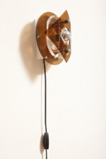 Okrągły półprzezroczysty kinkiet w stylu Space Age złożony z kilku równolegle ustawionych względem siebie płaszczyzn z akrylu/pleksi, firma Herda, Holandia, lata 70. - obrazek 24