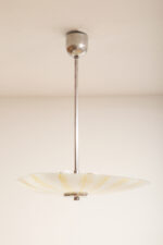 Szklana dwupunktowa trójkątna mlecznobiała z żółtym geometrycznym wzorem lampa sufitowa „Parasolka” na metalowej sztycy, Napako, Czechosłowacja, lata 50/60. - obrazek 24