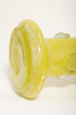Duży cytrynowy szklany wazon/kielich z przeźroczystymi "guzikami", projekt Czesław Hajnysz, Spółdzielnia Pracy Przemysłu Ludowego i Artystycznego Kamionka w Łysej Górze, Polska, lata 70. - obrazek 25