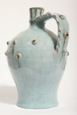 Ceramiczny pękaty dzbanek/amfora/bukłak (21,5 cm) w morskim/jasnoniebieskim kolorze z uchem i wypustkami, Niemcy, lata 60. - obrazek 27