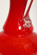 Duży szklany dwuwarstwowy czerwony dzbanek "Verona" z mlecznobiałym wnętrzem i przezroczystym uchem, projekt Ludwik Fiedorowicz, Huta Szkła Gospodarczego "Ząbkowice" w Dąbrowie Górniczej, Polska, wzór z 1982 roku - obrazek 25