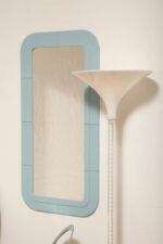 Prostokątne lustro ścienne osadzone w modułowej niebieskiej lekkiej ramie z tworzywa z zaokrąglonymi rogami, Anna Castelli Ferrieri, firma Kartell, Włochy, lata 60. - obrazek 40