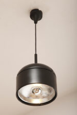 Nieduża jednopunktowa lampa wisząca/sufitowa z czarnym satynowym kloszem z tworzywa i metalowym srebrnym odbłyśnikiem, projekt Arnold Berges dla Staff Leuchten, Model 5518/19/38, Niemcy, lata 70. - obrazek 34