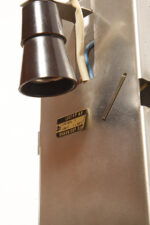 Szklana jednopunktowa lampa ścienna/kinkiet złożony z powtarzalnych fakturowych kwadratowych kafli spiętych metalowymi klamrami, Kamenicky Šenov, Czechosłowacja, lata 60. - obrazek 34