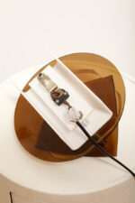 Okrągły półprzezroczysty kinkiet w stylu Space Age złożony z kilku równolegle ustawionych względem siebie płaszczyzn z akrylu/pleksi, firma Herda, Holandia, lata 70. - obrazek 36