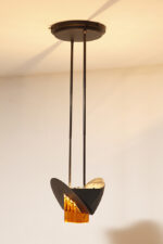 Czarna matowa stalowa jednopunktowa lampa sufitowa z siedmioma półprzeźroczystym ręcznie formowanymi miodowymi plastrami ze szkła Murano, AV Mazzega, Włochy, lata 80. - obrazek 49