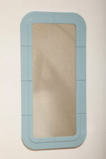 Prostokątne lustro ścienne osadzone w modułowej niebieskiej lekkiej ramie z tworzywa z zaokrąglonymi rogami, Anna Castelli Ferrieri, firma Kartell, Włochy, lata 60. - obrazek 49