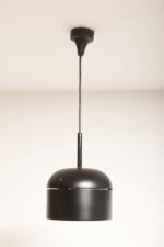 Nieduża jednopunktowa lampa wisząca/sufitowa z czarnym satynowym kloszem z tworzywa i metalowym srebrnym odbłyśnikiem, projekt Arnold Berges dla Staff Leuchten, Model 5518/19/38, Niemcy, lata 70. - obrazek 4