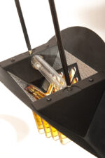 Czarna matowa stalowa jednopunktowa lampa sufitowa z siedmioma półprzeźroczystym ręcznie formowanymi miodowymi plastrami ze szkła Murano, AV Mazzega, Włochy, lata 80. - obrazek 20