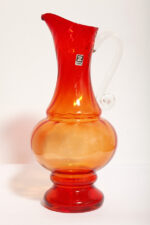 Duży szklany pomarańczowo-czerwony dzbanek "Verona" z przezroczystym uchem, projekt Ludwik Fiedorowicz, Huta Szkła Gospodarczego "Ząbkowice" w Dąbrowie Górniczej, Polska, wzór z 1982 roku - obrazek 5