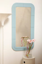 Prostokątne lustro ścienne osadzone w modułowej niebieskiej lekkiej ramie z tworzywa z zaokrąglonymi rogami, Anna Castelli Ferrieri, firma Kartell, Włochy, lata 60. - obrazek 9