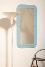 Prostokątne lustro ścienne osadzone w modułowej niebieskiej lekkiej ramie z tworzywa z zaokrąglonymi rogami, Anna Castelli Ferrieri, firma Kartell, Włochy, lata 60. - obrazek 12