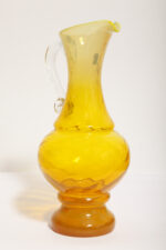 Duży szklany dzbanek "Verona" w różnych odcieniach żółtego z przezroczytym uchem, projekt Ludwik Fiedorowicz, Huta Szkła Gospodarczego "Ząbkowice" w Dąbrowie Górniczej, Polska, wzór z 1982 roku - obrazek 6