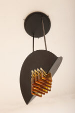 Czarna matowa stalowa jednopunktowa lampa sufitowa z siedmioma półprzeźroczystym ręcznie formowanymi miodowymi plastrami ze szkła Murano, AV Mazzega, Włochy, lata 80. - obrazek 14