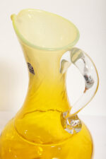 Duży szklany dzbanek "Verona" w różnych odcieniach żółtego z przezroczytym uchem, projekt Ludwik Fiedorowicz, Huta Szkła Gospodarczego "Ząbkowice" w Dąbrowie Górniczej, Polska, wzór z 1982 roku - obrazek 7