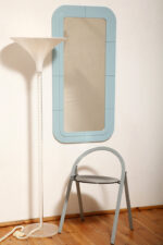 Prostokątne lustro ścienne osadzone w modułowej niebieskiej lekkiej ramie z tworzywa z zaokrąglonymi rogami, Anna Castelli Ferrieri, firma Kartell, Włochy, lata 60. - obrazek 16