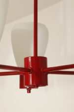 Pięciopunktowa czerwona metalowa lampa sufitowa/żyrandol ze szklanymi mlecznobiałymi kloszami, Niemcy, lata 60/70. - obrazek 9