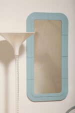 Prostokątne lustro ścienne osadzone w modułowej niebieskiej lekkiej ramie z tworzywa z zaokrąglonymi rogami, Anna Castelli Ferrieri, firma Kartell, Włochy, lata 60. - obrazek 17