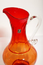Duży szklany pomarańczowo-czerwony dzbanek "Verona" z przezroczystym uchem, projekt Ludwik Fiedorowicz, Huta Szkła Gospodarczego "Ząbkowice" w Dąbrowie Górniczej, Polska, wzór z 1982 roku - obrazek 10