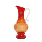 Duży szklany pomarańczowo-czerwony dzbanek "Verona" z przezroczystym uchem, projekt Ludwik Fiedorowicz, Huta Szkła Gospodarczego "Ząbkowice" w Dąbrowie Górniczej, Polska, wzór z 1982 roku
