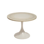 Masywny i ciężki stolik kawowy / pomocnik / typu "Tulip" z okrągłym kamiennym/marmurowym blatem na metalowej rozszerzającej się do dołu nodze w stylu projektów Eero Saarinena, Space Age, Włochy, lata 70.