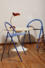 Składane metalowe krzesło "Clio" okrągłym lakierowanym w satynie niebieskim siedziskiem i granatowym oparciem i nogami, projekt Giorgio Cattelan dla firmy Cidue, Włochy, lata 70. - obrazek 57