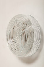 Jednopunktowa okrągła lampa ścienna/kinkiet ze szklanym reliefowym przeźroczystym kloszem w stylu Art Deco w czarnej metalowej oprawie, firma Prisma, Włochy, lata 80. - obrazek 13