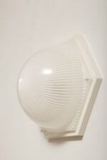 Duża sześcioboczna jednopunktowa mlecznobiała ażurowa lampa ścienna/kinkiet z kloszem z tworzywa (akryl) w kształcie kopuły, Włochy, lata 80. - obrazek 22