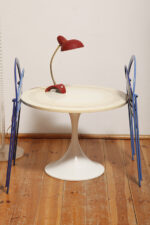 Masywny i ciężki stolik kawowy / pomocnik / typu "Tulip" z okrągłym kamiennym/marmurowym blatem na metalowej rozszerzającej się do dołu nodze w stylu projektów Eero Saarinena, Space Age, Włochy, lata 70. - obrazek 24