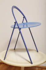 Składane metalowe krzesło "Clio" okrągłym lakierowanym w satynie niebieskim siedziskiem i granatowym oparciem i nogami, projekt Giorgio Cattelan dla firmy Cidue, Włochy, lata 70. - obrazek 21