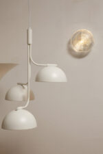 Jednopunktowa okrągła lampa ścienna/kinkiet ze szklanym reliefowym przeźroczystym kloszem w stylu Art Deco w czarnej metalowej oprawie, firma Prisma, Włochy, lata 80. - obrazek 16