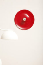 Duża jednopunktowa okrągła lakierowana na czerwono w połysku aluminiowa lampa ścienna/kinkiet, Space Age, Włochy, lata 70 - obrazek 27