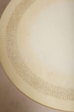 Masywny i ciężki stolik kawowy / pomocnik / typu "Tulip" z okrągłym kamiennym/marmurowym blatem na metalowej rozszerzającej się do dołu nodze w stylu projektów Eero Saarinena, Space Age, Włochy, lata 70. - obrazek 34