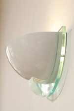 Jednopunktowa metalowa biała lampa ścienna/kinkiet w stylu Memphis z jasnozielonym przeźroczystym otokiem z tworzywa, Niemcy, 2000 rok - obrazek 34