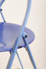 Składane metalowe krzesło "Clio" okrągłym granatowym siedziskiem i niebieskim oparciem i nogami, projekt Giorgio Cattelan dla firmy Cidue, Włochy, lata 70. - obrazek 34