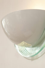 Jednopunktowa metalowa biała lampa ścienna/kinkiet w stylu Memphis z jasnozielonym przeźroczystym otokiem z tworzywa, Niemcy, 2000 rok - obrazek 30