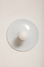 Jednopunktowa okrągła lakierowana na biało w połysku aluminiowa lampa ścienna/kinkiet, Space Age, firma Biffi, Włochy - obrazek 20
