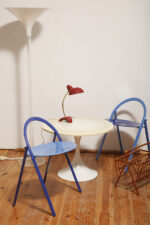 Masywny i ciężki stolik kawowy / pomocnik / typu "Tulip" z okrągłym kamiennym/marmurowym blatem na metalowej rozszerzającej się do dołu nodze w stylu projektów Eero Saarinena, Space Age, Włochy, lata 70. - obrazek 2