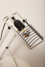 Biała z czarnymi elementami jednopunktowa metalowa lampa biurkowa z serii Syntesi z regulowaną wysokością, projekt Ernesto Gismondi dla Artemide, Włochy, wzór z 1975 roku - obrazek 20