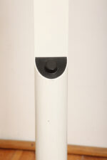 Smukła metalowa minimalistyczna, jednopunktowa, postmodernistyczna biała z czarnymi elementami lampa podłogowa "Veronica", Gianfranco Frattini dla Luci illuminazione (Lucitalia), Włochy, wzór z 1979 roku - obrazek 21