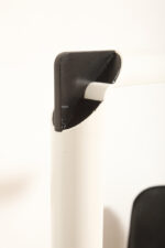 Smukła metalowa minimalistyczna, jednopunktowa, postmodernistyczna biała z czarnymi elementami lampa podłogowa "Veronica", Gianfranco Frattini dla Luci illuminazione (Lucitalia), Włochy, wzór z 1979 roku - obrazek 22