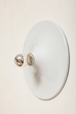 Jednopunktowa okrągła lakierowana na biało w połysku aluminiowa lampa ścienna/kinkiet, Space Age, firma Biffi, Włochy - obrazek 22