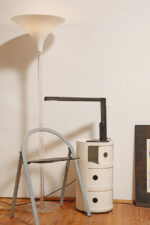 Czarna minimalistyczna jednopunktowa lampa biurkowa ze ściemniaczem "Abele" z metalu i tworzywa, projekt Gianfranco Frattini dla firmy Luci illuminazione (Lucitalia), Włochy, wzór z 1979 roku - obrazek 23