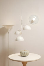 Jednopunktowa okrągła lakierowana na biało w połysku aluminiowa lampa ścienna/kinkiet, Space Age, firma Biffi, Włochy - obrazek 27