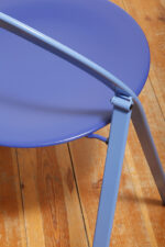 Składane metalowe krzesło "Clio" okrągłym granatowym siedziskiem i niebieskim oparciem i nogami, projekt Giorgio Cattelan dla firmy Cidue, Włochy, lata 70. - obrazek 42