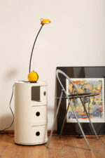 Wysoka jednopunktowa żółta lampa nocna/biurkowa "Alina" z tworzywa (ABS) z regulowaną wysokością nachylenia z czarną podstawą i ruchomym kloszem, Valenti Luce, Włochy, lata 70/80. - obrazek 27