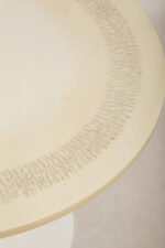 Masywny i ciężki stolik kawowy / pomocnik / typu "Tulip" z okrągłym kamiennym/marmurowym blatem na metalowej rozszerzającej się do dołu nodze w stylu projektów Eero Saarinena, Space Age, Włochy, lata 70. - obrazek 43